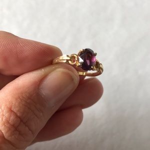 Amethyst and 18k yellow gold ring, size 6